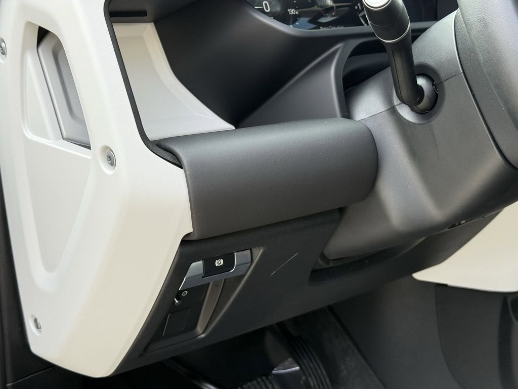 2025 Land Rover Defender X-Dynamic SE - Photo 19