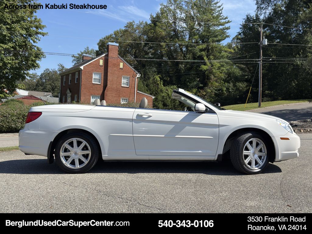 2008 Chrysler Sebring Touring photo 3
