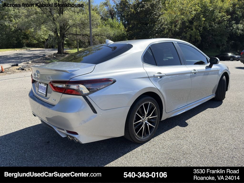 Used 2022 Toyota Camry SE Sedan