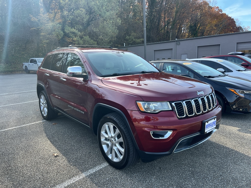 Used 2017 Jeep Grand Cherokee Limited 4x4 SUV