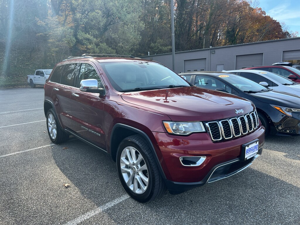 2017 Jeep Grand Cherokee Limited photo 2