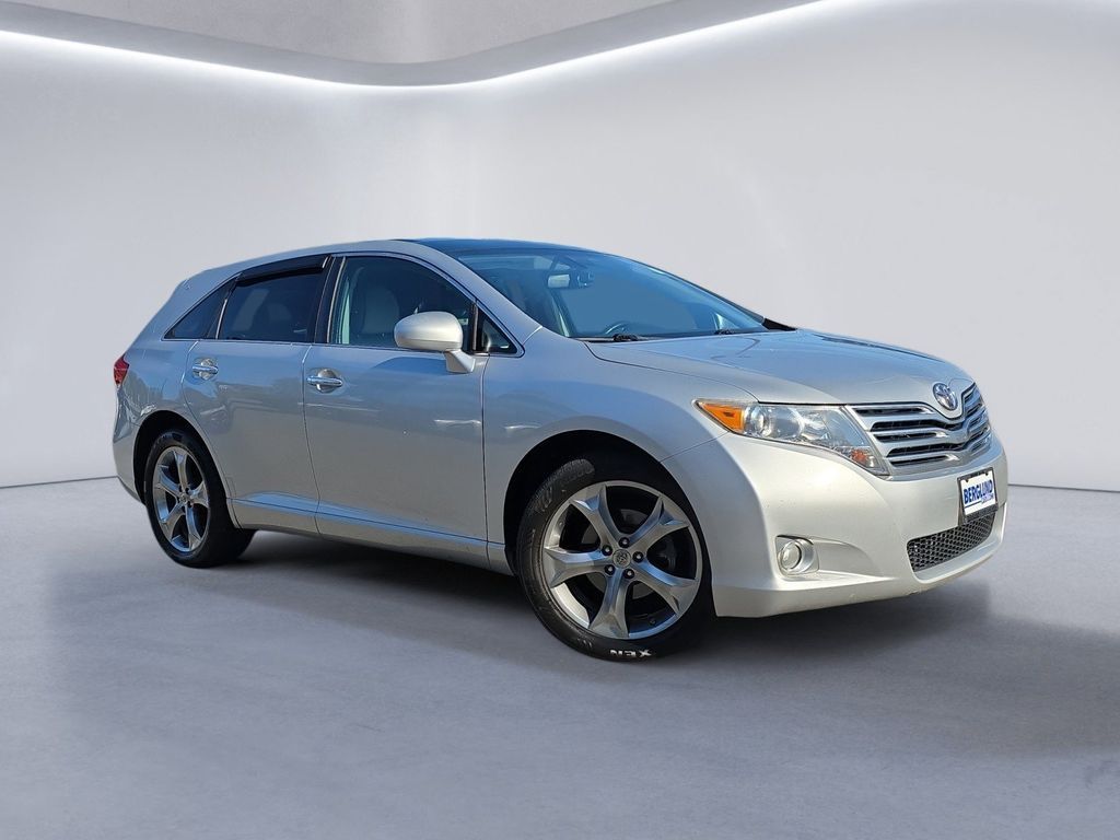 2010 Toyota Venza Base photo 2