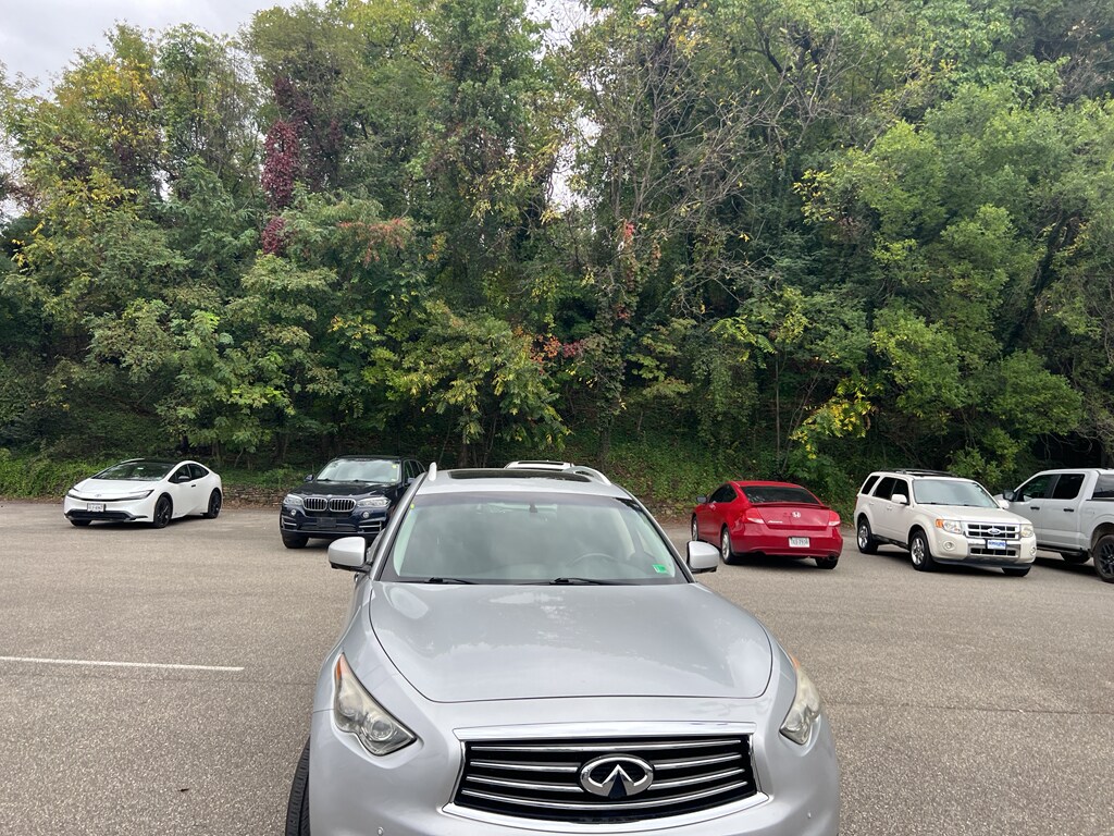 2016 Infiniti QX70 Base photo 4