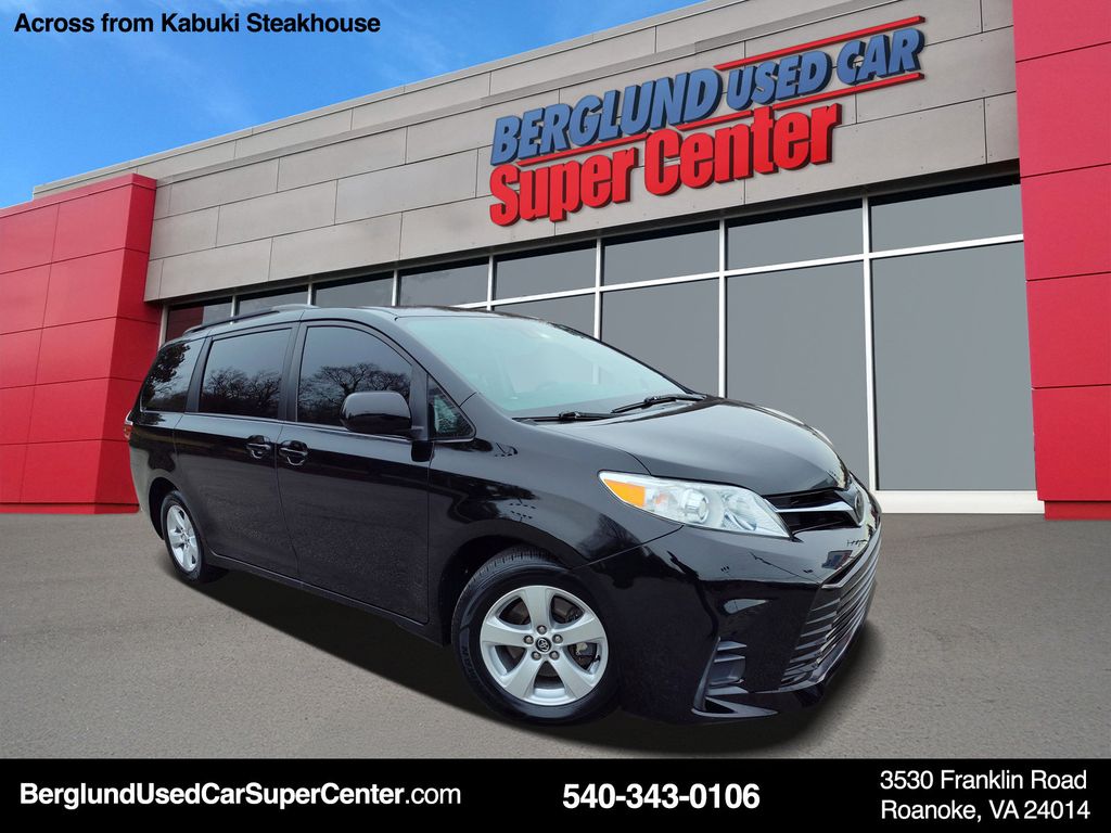 2018 Toyota Sienna LE