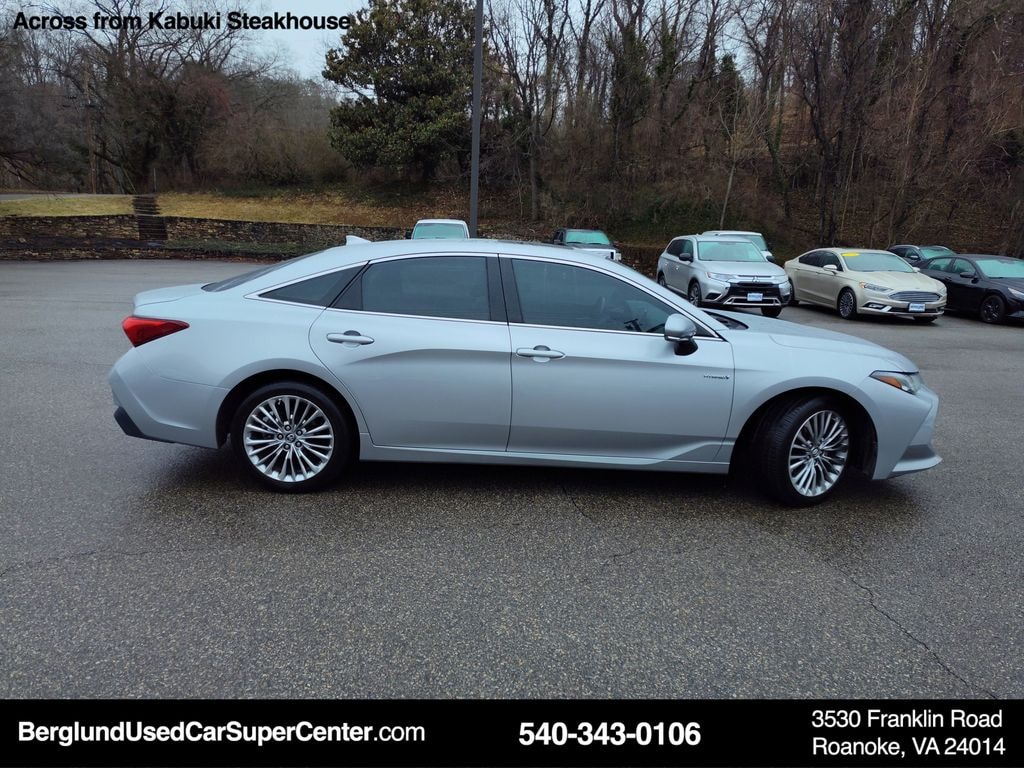 Used 2019 Toyota Avalon Hybrid Limited Sedan