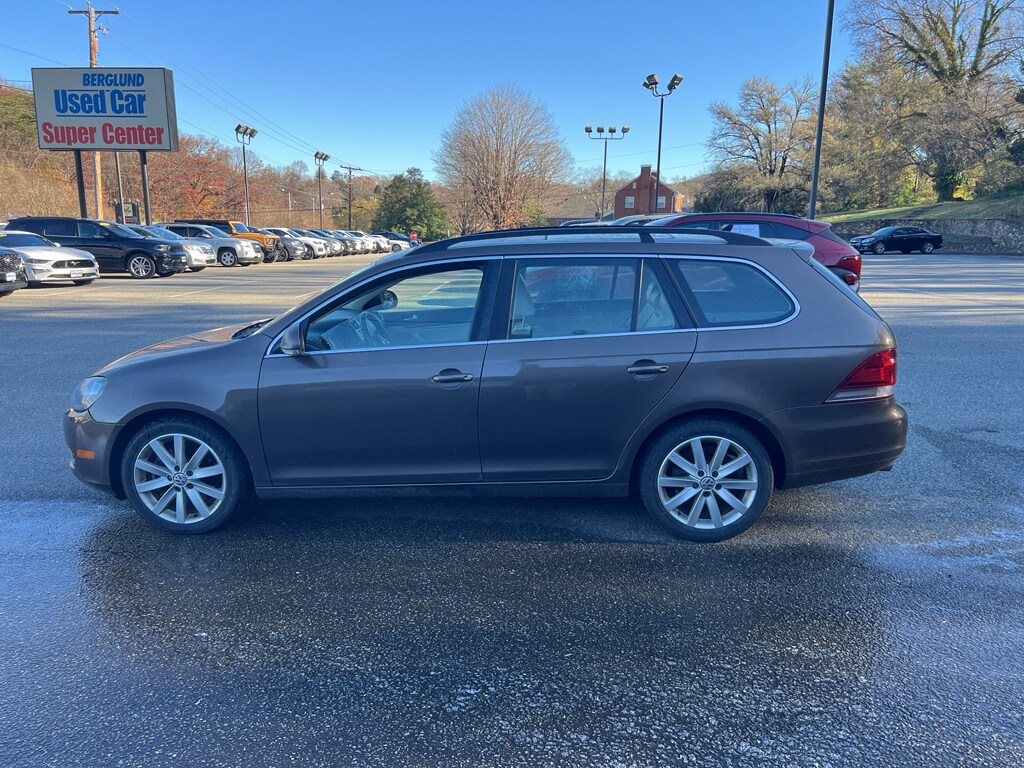 Used 2013 Volkswagen Jetta SportWagen 2.0L TDI w/Sunroof Wagon