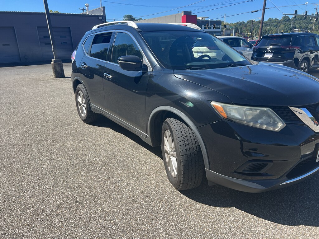 2015 Nissan Rogue SV photo 4