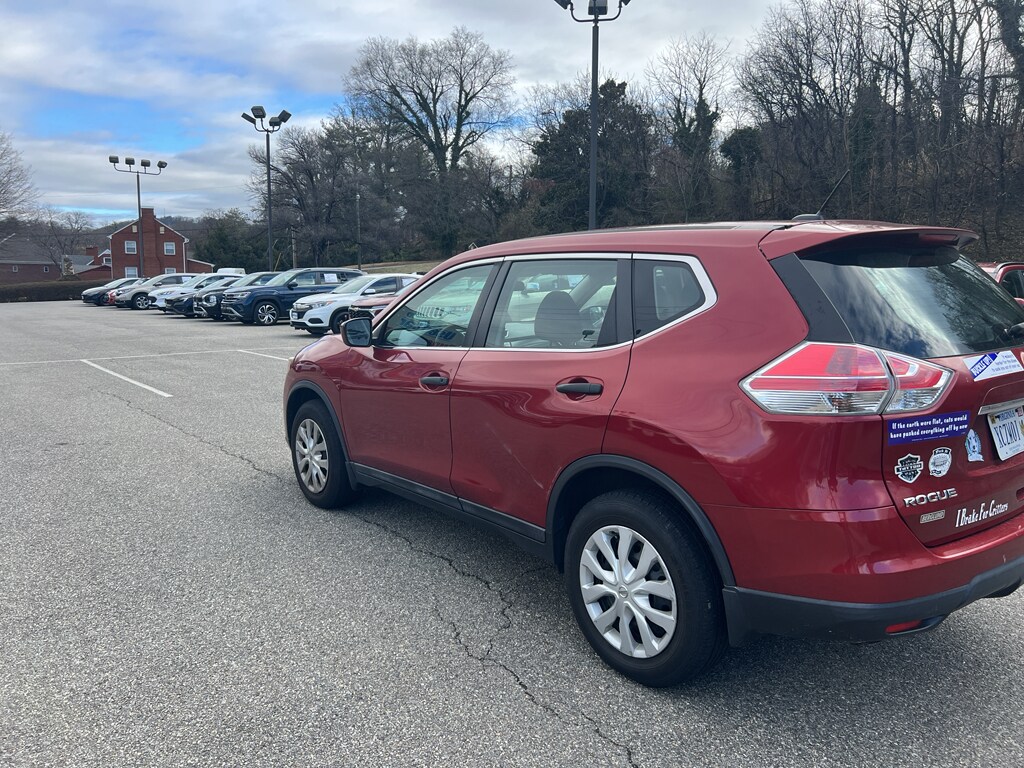 Used 2016 Nissan Rogue S SUV
