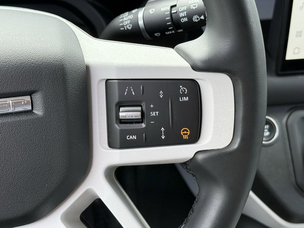2025 Land Rover Defender X-Dynamic SE - Photo 23