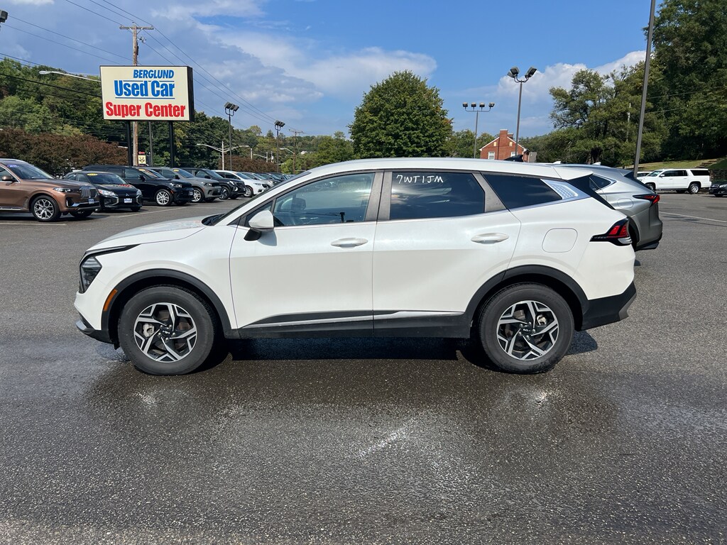 2024 Kia Sportage LX photo 2