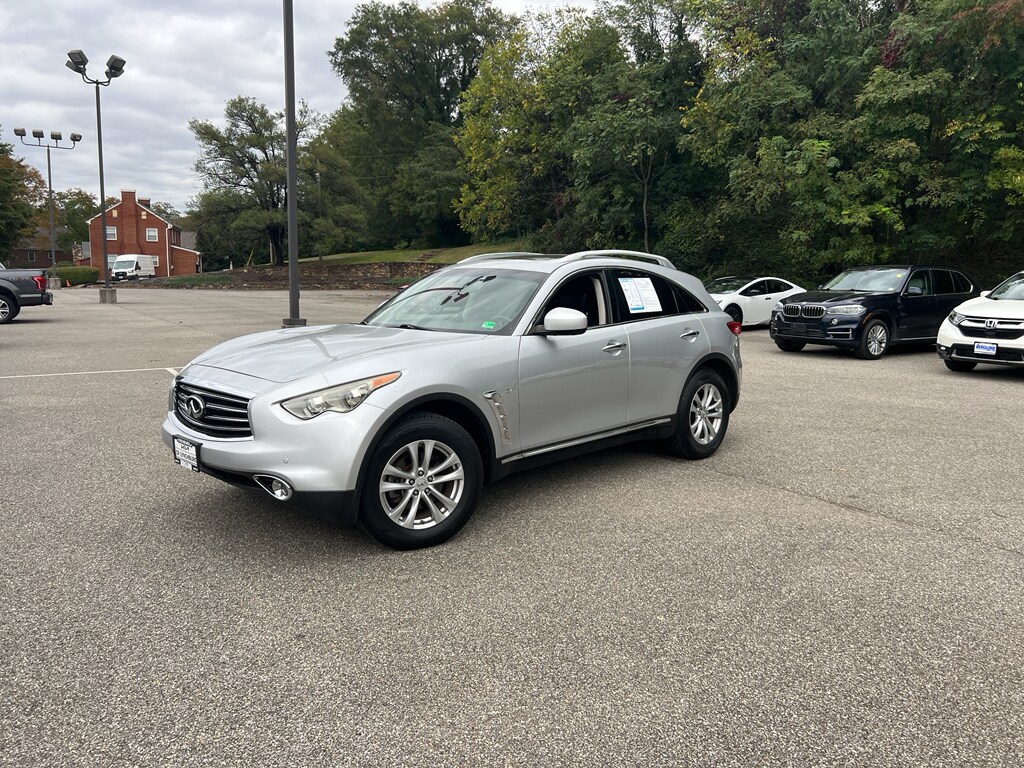 2016 Infiniti QX70 Base photo 2