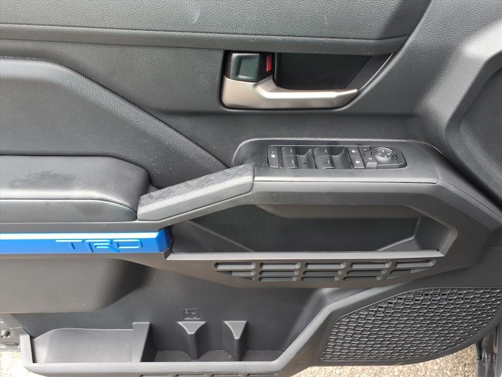 2025 Toyota Tacoma TRD Off Road - Photo 18