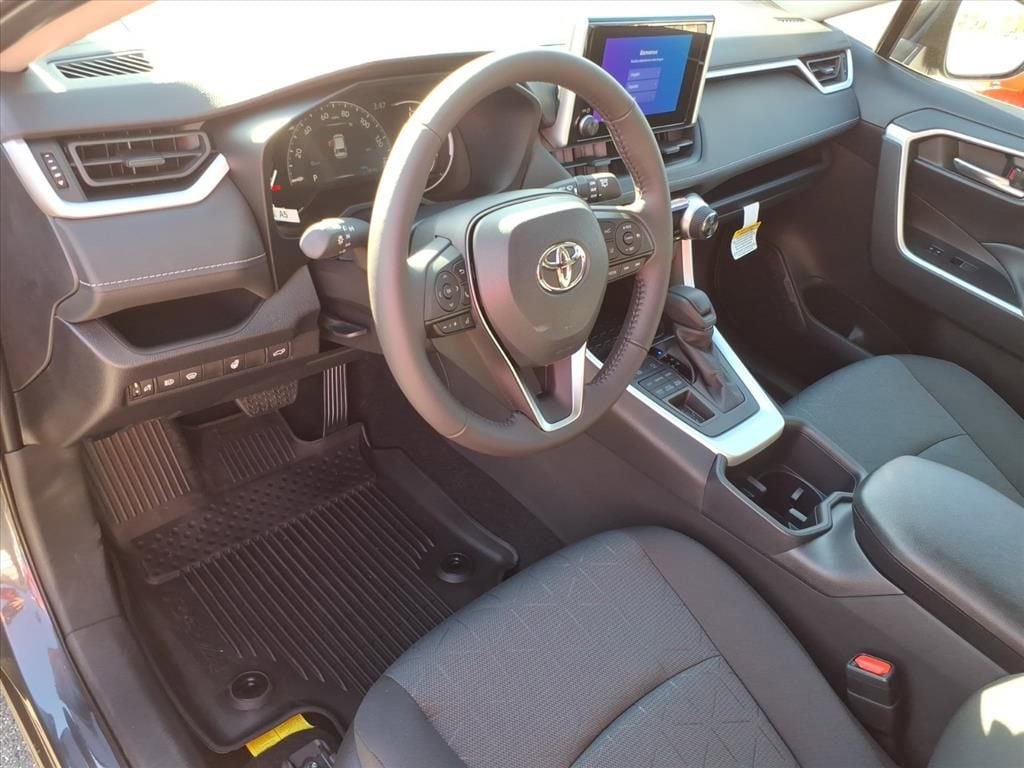 New 2025 Toyota RAV4 XLE SUV