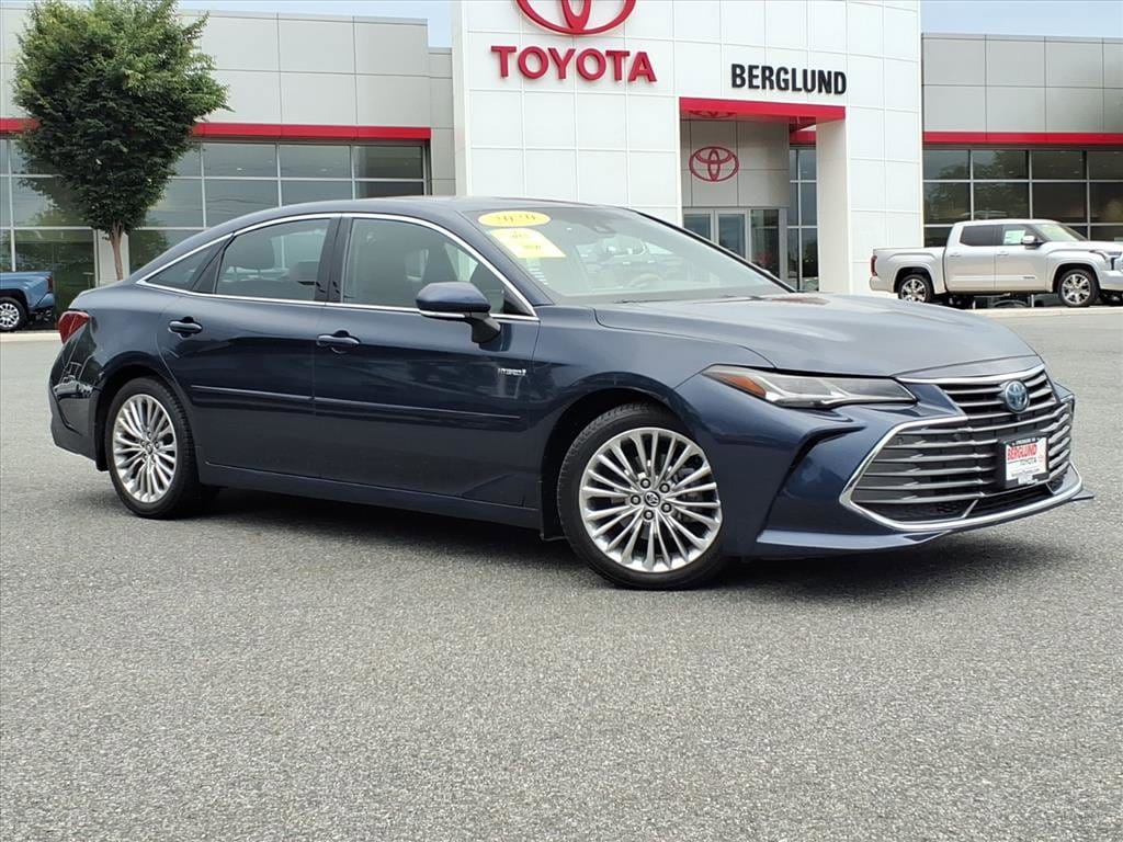 Used 2020 Toyota Avalon Hybrid Limited Sedan