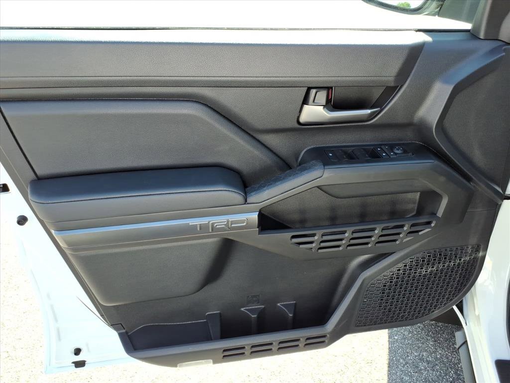 2026 Toyota Tacoma TRD Sport - Photo 9
