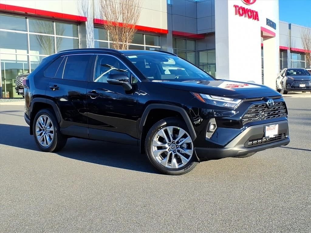 2025 Toyota RAV4 XLE Premium's photo
