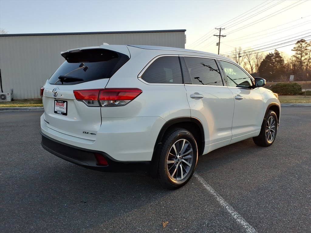 Used 2017 Toyota Highlander XLE Sport Utility