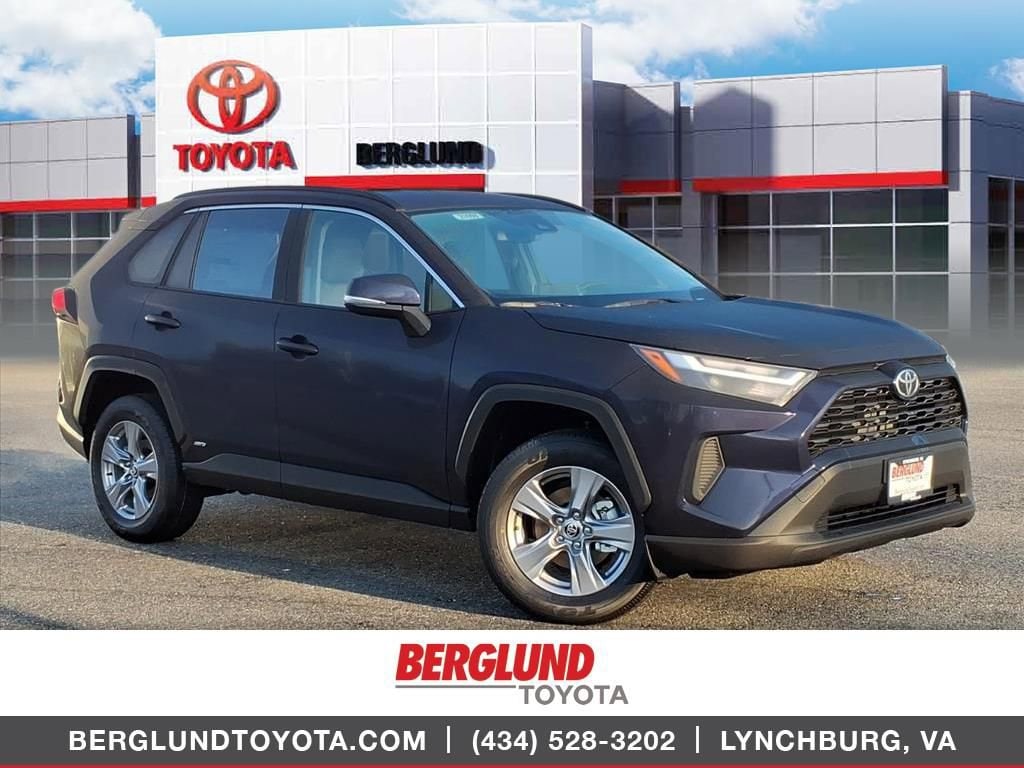 2025 Toyota RAV4 XLE's photo