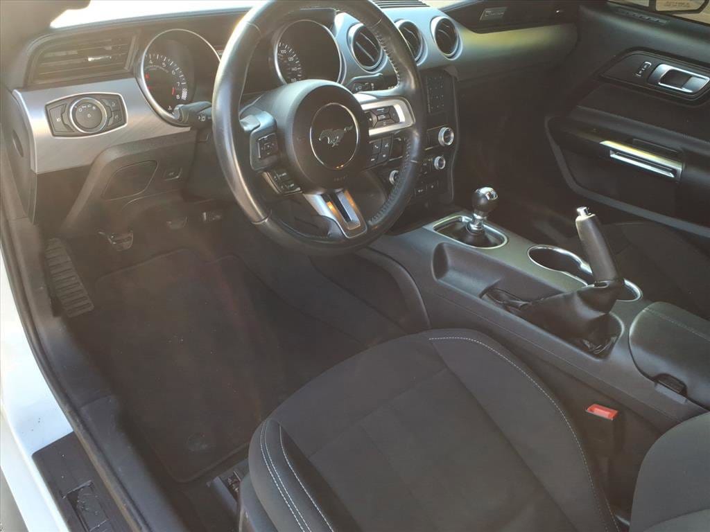 2022 Ford Mustang GT - Photo 6