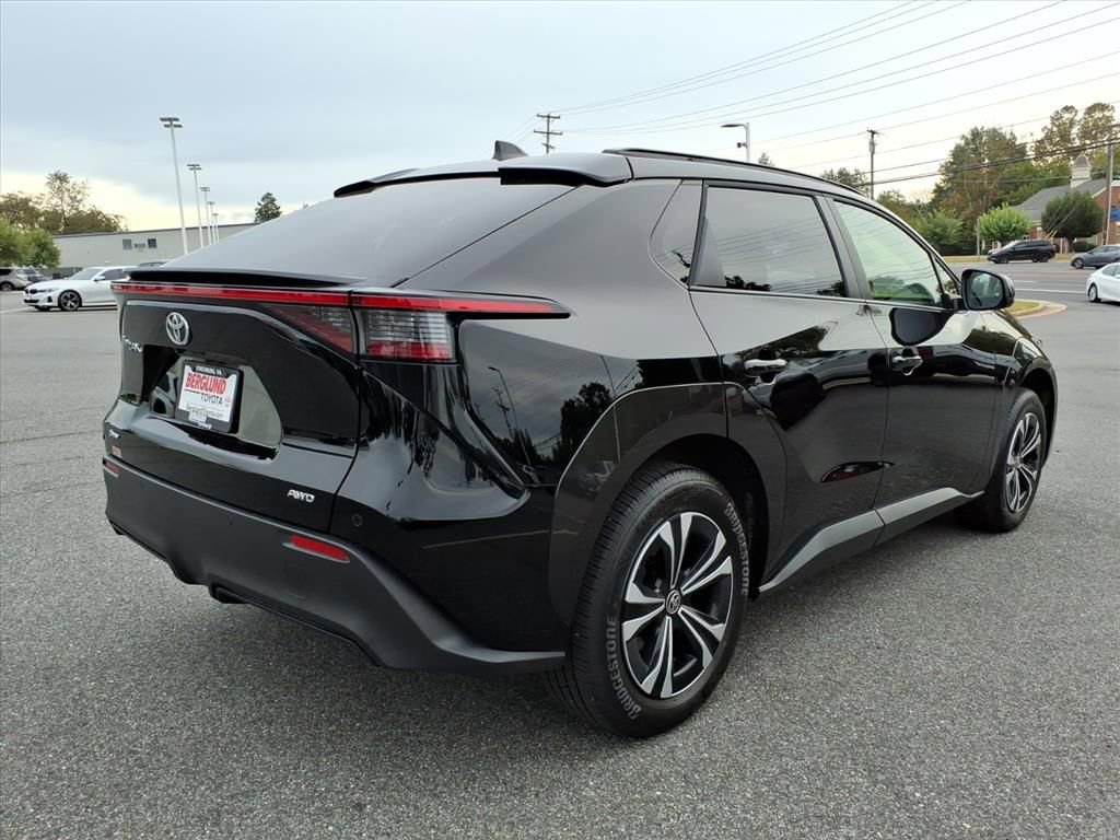 2024 Toyota bZ4X XLE photo 3