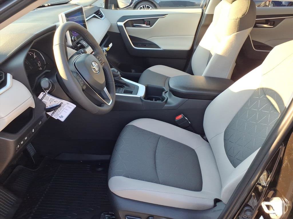 New 2025 Toyota RAV4 XLE SUV