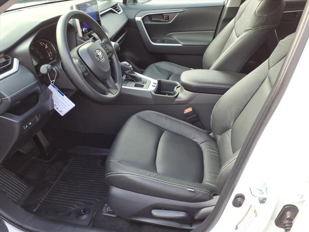 New 2025 Toyota RAV4 LE SUV
