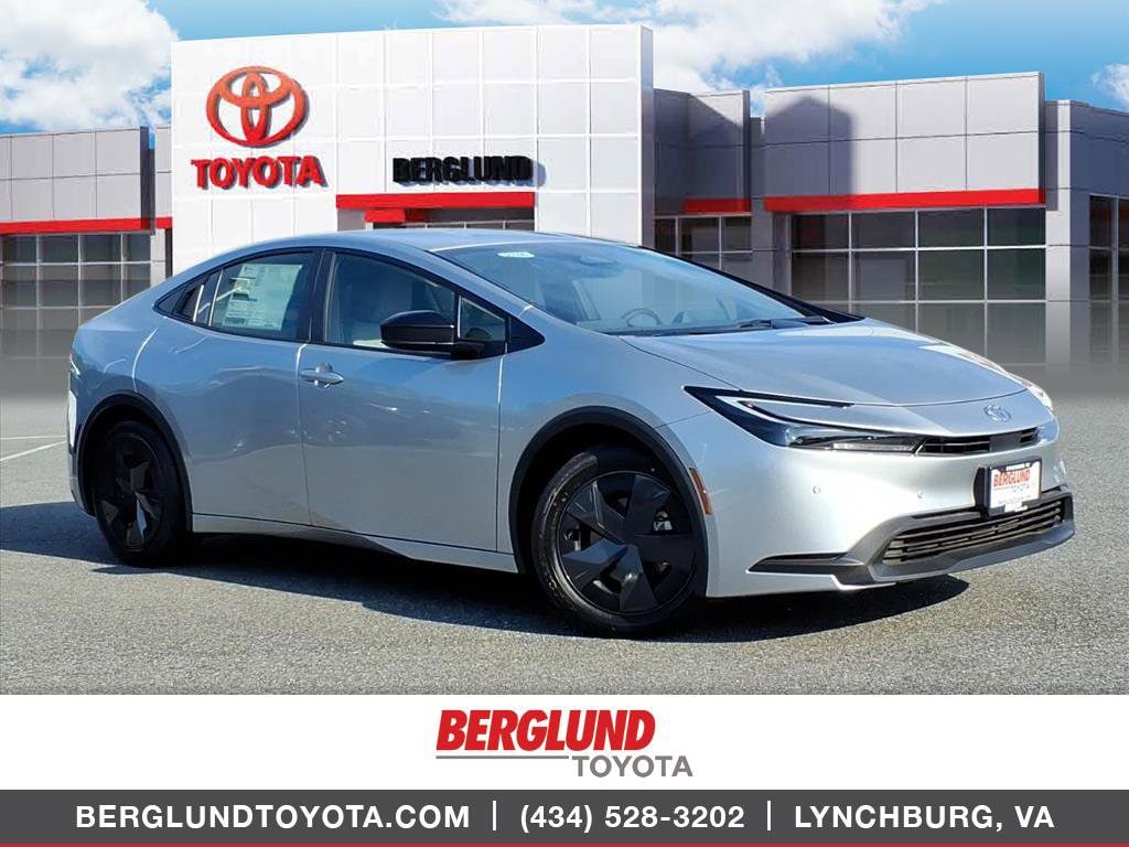 2026 Toyota Prius LE FWD's photo