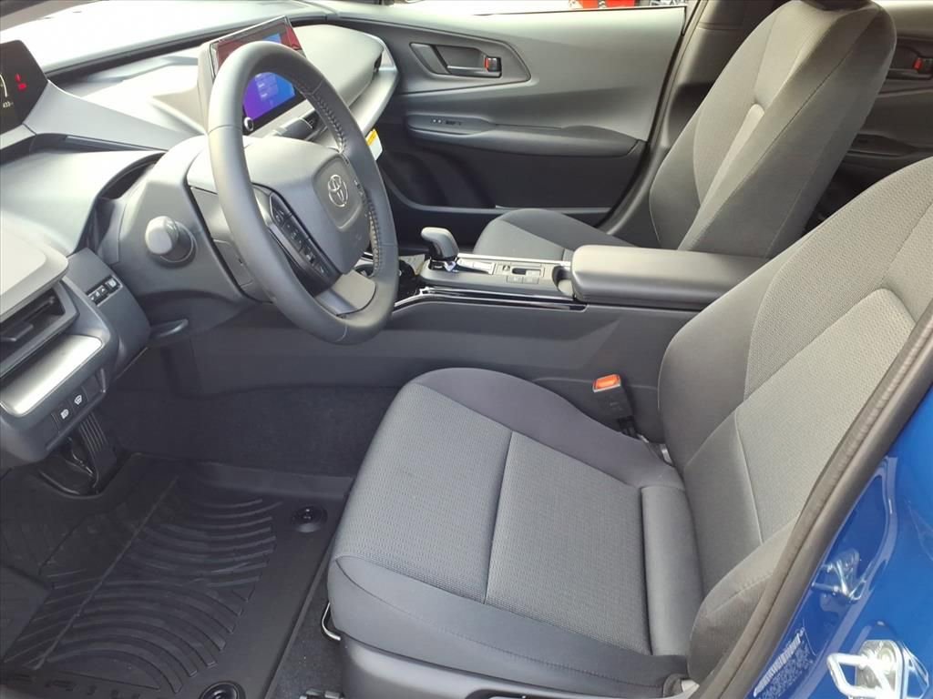 2026 Toyota Prius LE photo 3