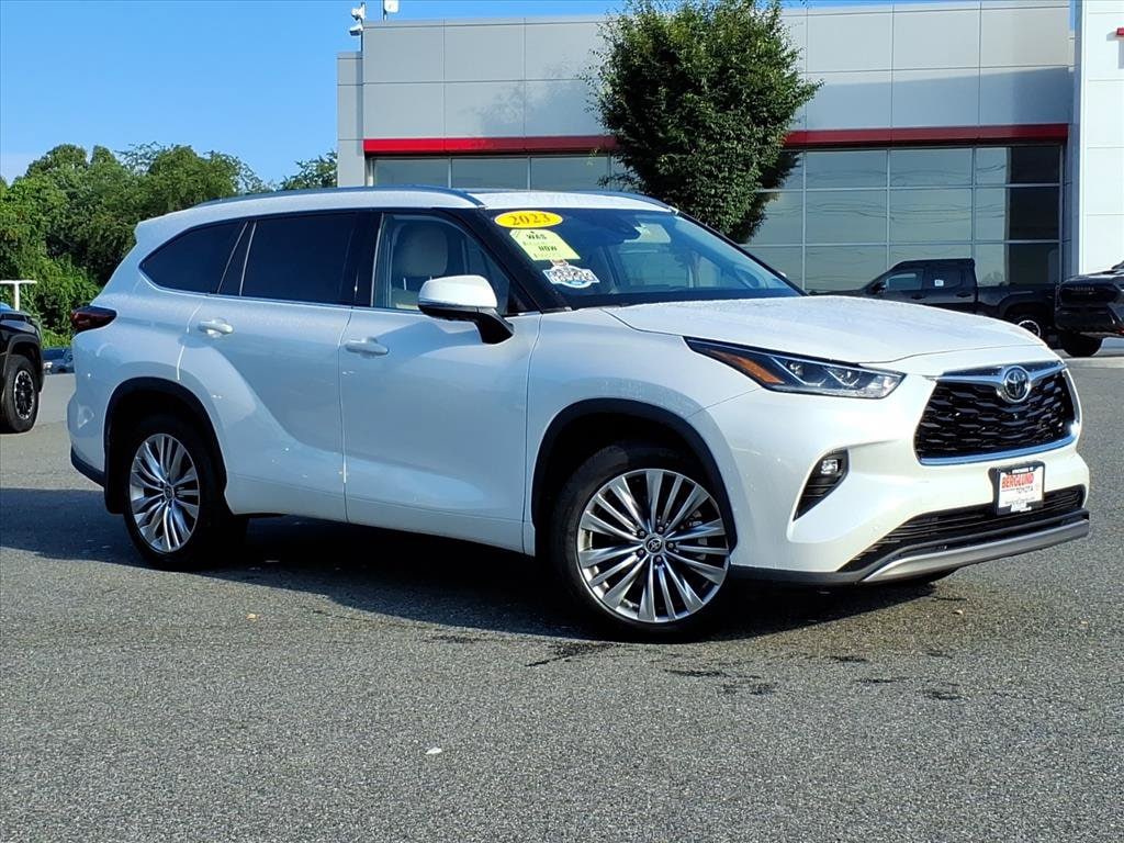 Used 2023 Toyota Highlander Platinum Sport Utility