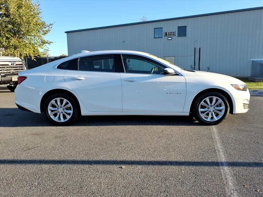 2024 Chevrolet Malibu 1LT photo 3