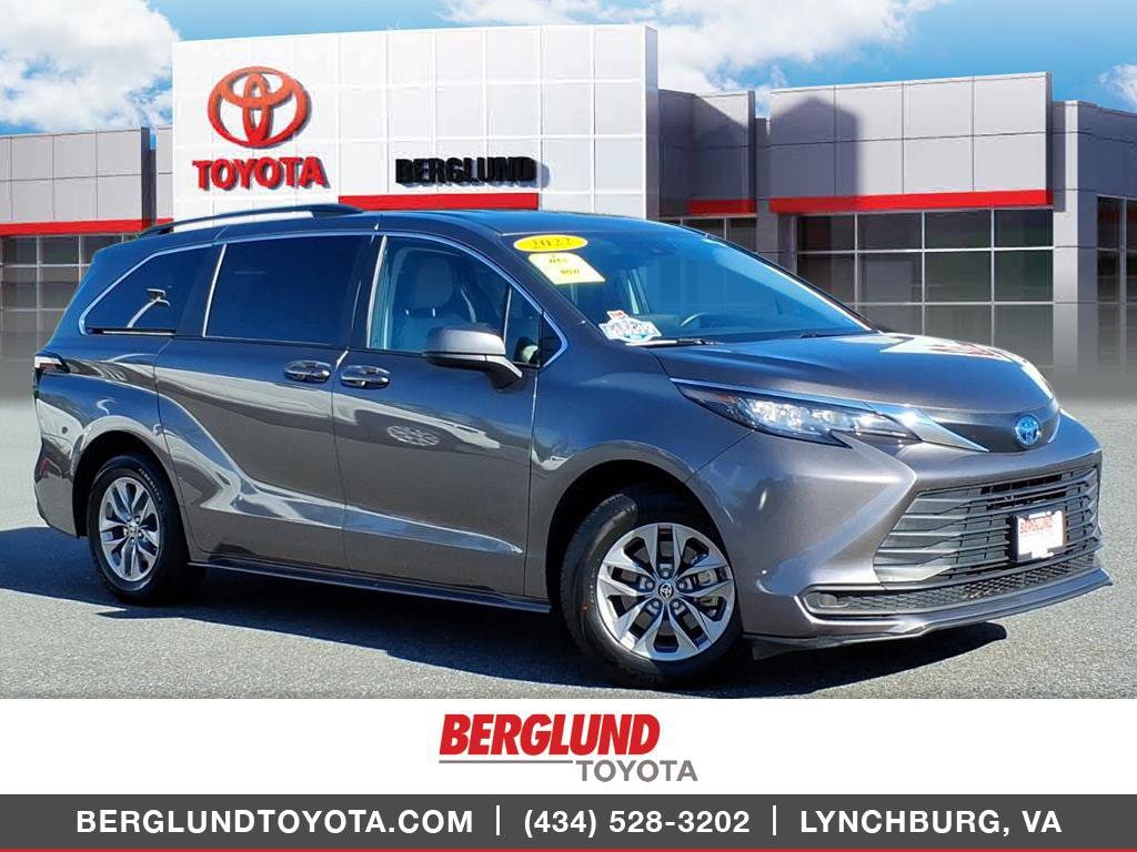 Used 2022 Toyota Sienna LE Passenger Van