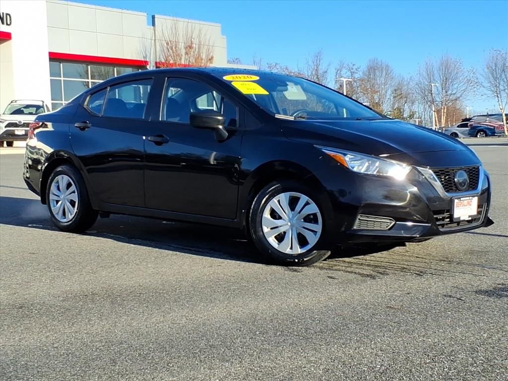 2020 Nissan Versa S photo 2