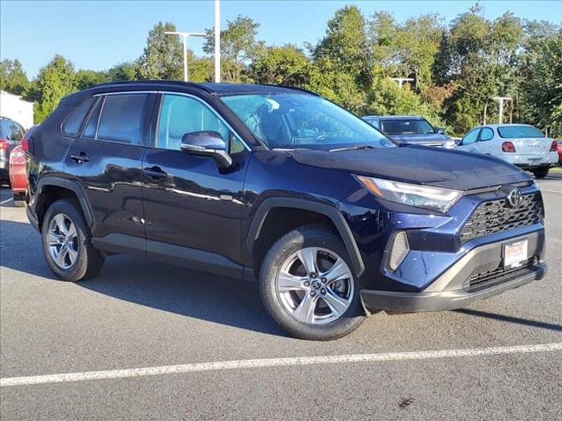 Used 2022 Toyota RAV4 XLE with VIN 2T3P1RFV4NW293729 for sale in Lynchburg, VA