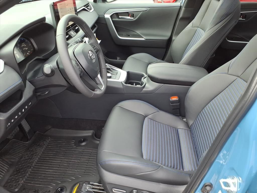 2025 Toyota RAV4 Hybrid XSE photo 2