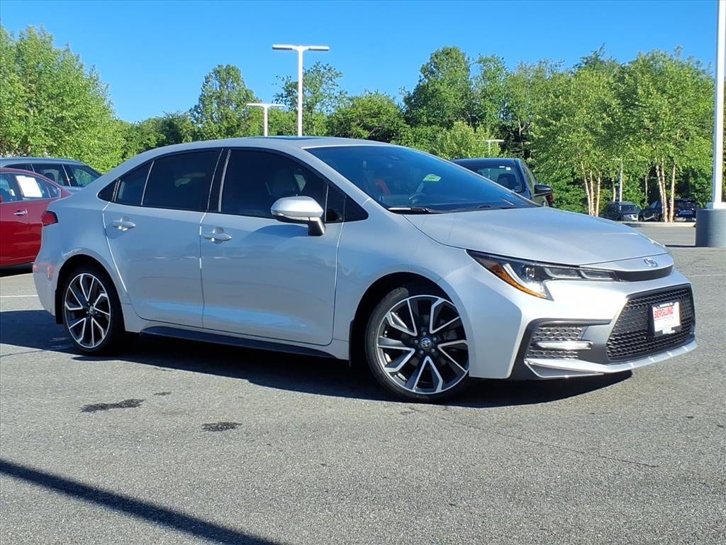 Used 2020 Toyota Corolla SE Sedan