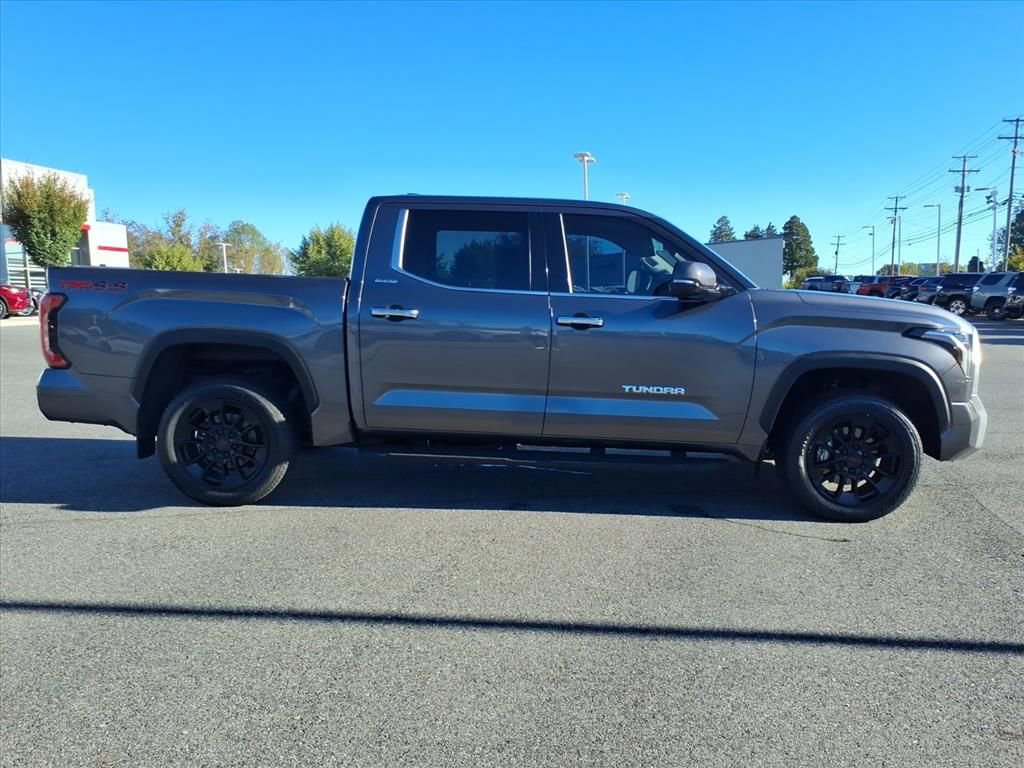 2023 Toyota Tundra Limited photo 3