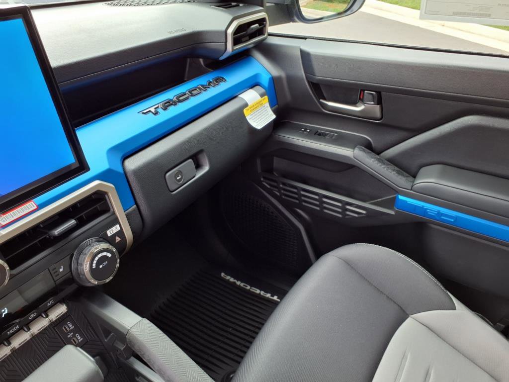 2025 Toyota Tacoma TRD Off Road - Photo 18