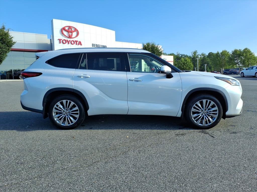 Used 2023 Toyota Highlander Platinum Sport Utility