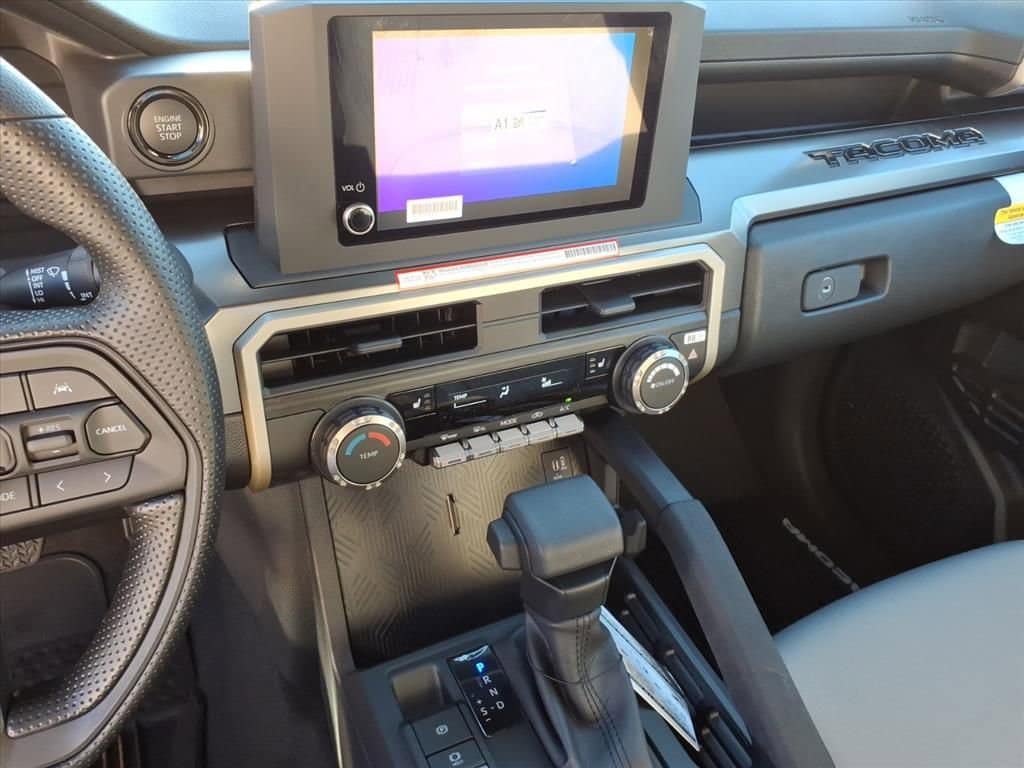 2025 Toyota Tacoma SR5 - Photo 17