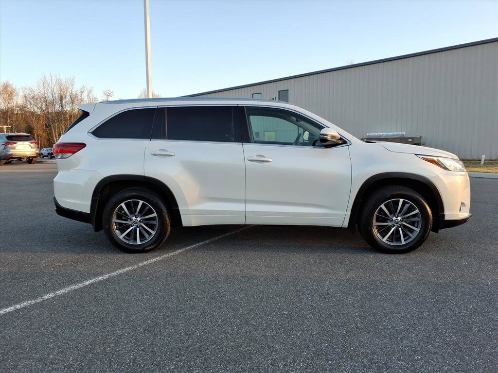 Used 2017 Toyota Highlander XLE Sport Utility