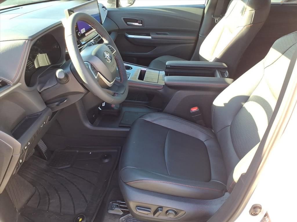 New 2025 Toyota Sienna XSE Van Passenger Van
