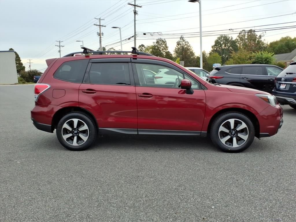 2018 Subaru Forester Premium photo 3