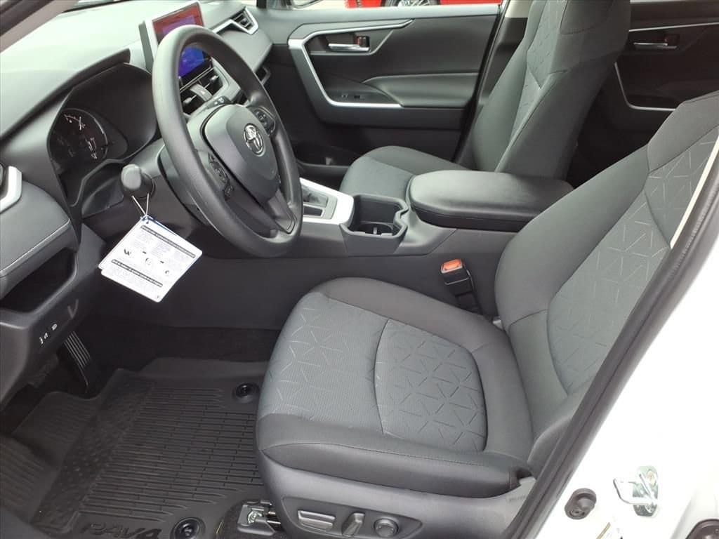 New 2025 Toyota RAV4 XLE SUV