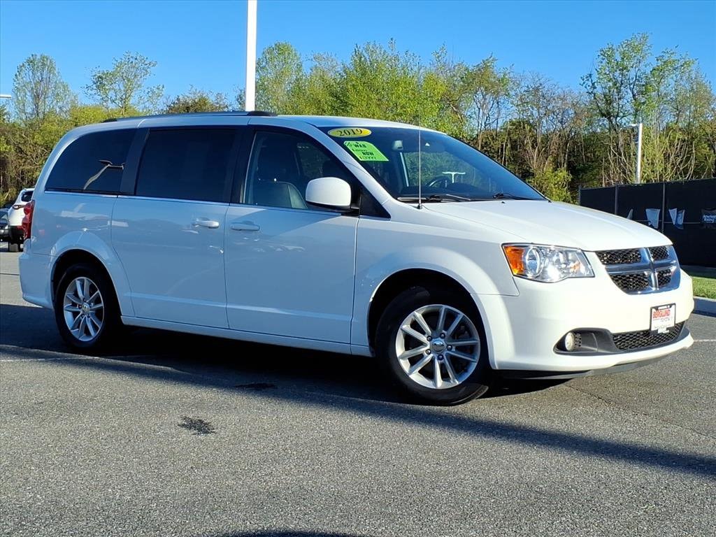 Used 2019 Dodge Grand Caravan SXT with VIN 2C4RDGCG4KR683326 for sale in Lynchburg, VA