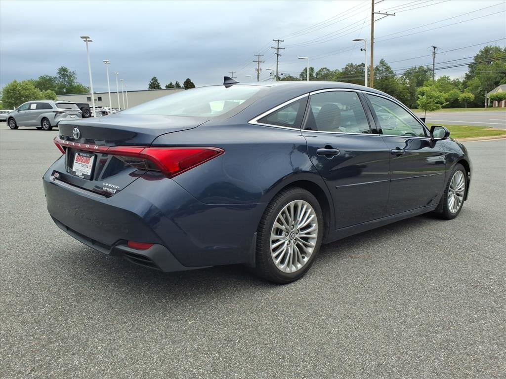 Used 2020 Toyota Avalon Hybrid Limited Sedan