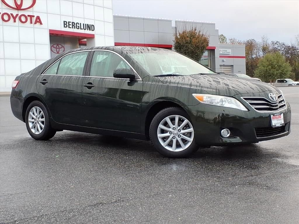 Used 2011 Toyota Camry XLE with VIN 4T1BK3EK8BU613120 for sale in Lynchburg, VA