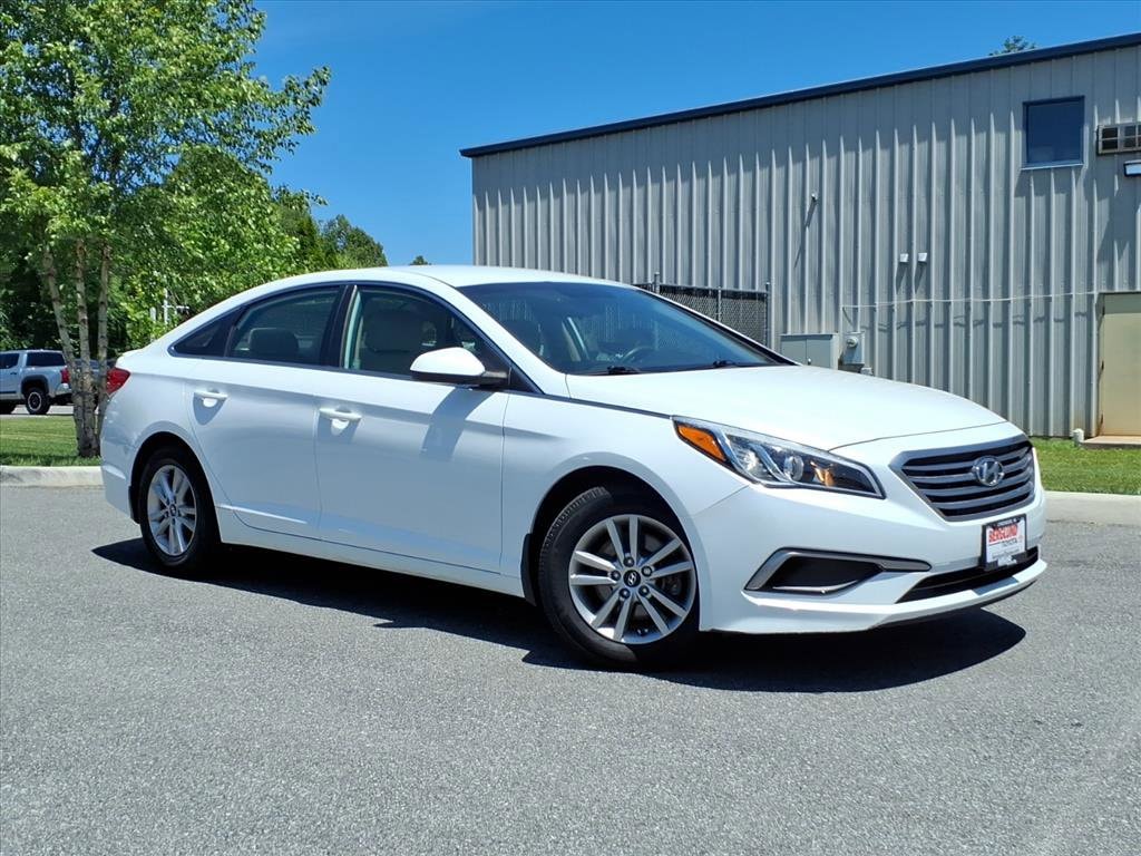 Used 2017 Hyundai Sonata SE with VIN 5NPE24AF7HH490770 for sale in Lynchburg, VA