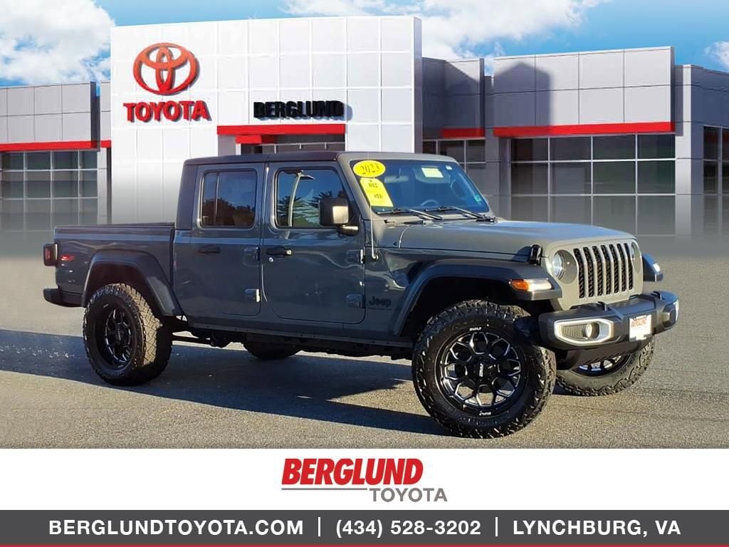 2023 Jeep Gladiator Sport S's photo