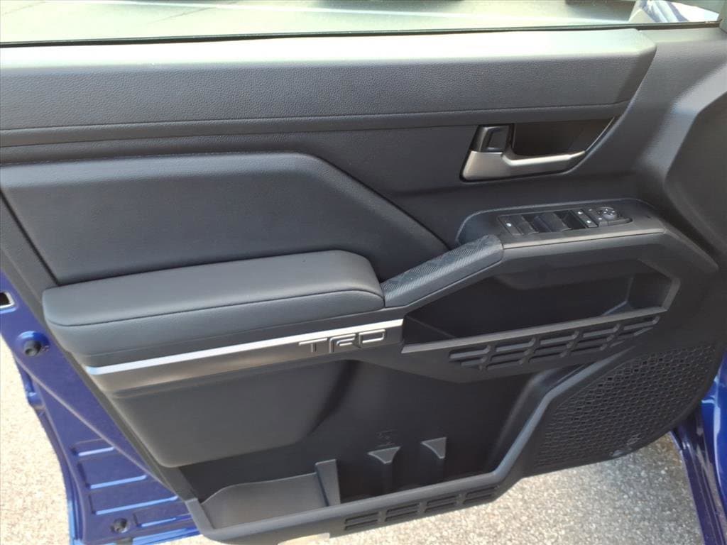 2025 Toyota Tacoma TRD Off Road - Photo 9