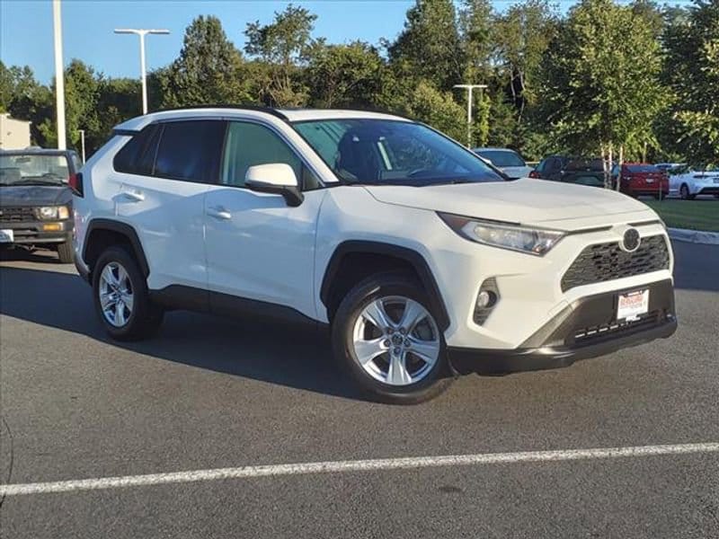 Used 2019 Toyota RAV4 XLE with VIN JTMP1RFV4KD516361 for sale in Lynchburg, VA